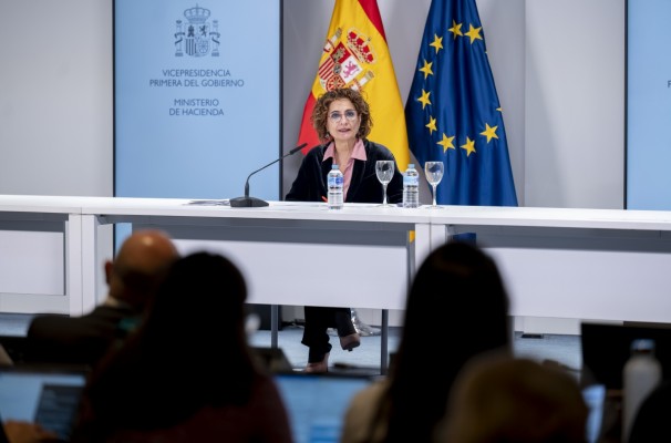 Montero sigue trabajando en los Presupuestos, aunque augura que no estará en el Gobierno cuando se presenten