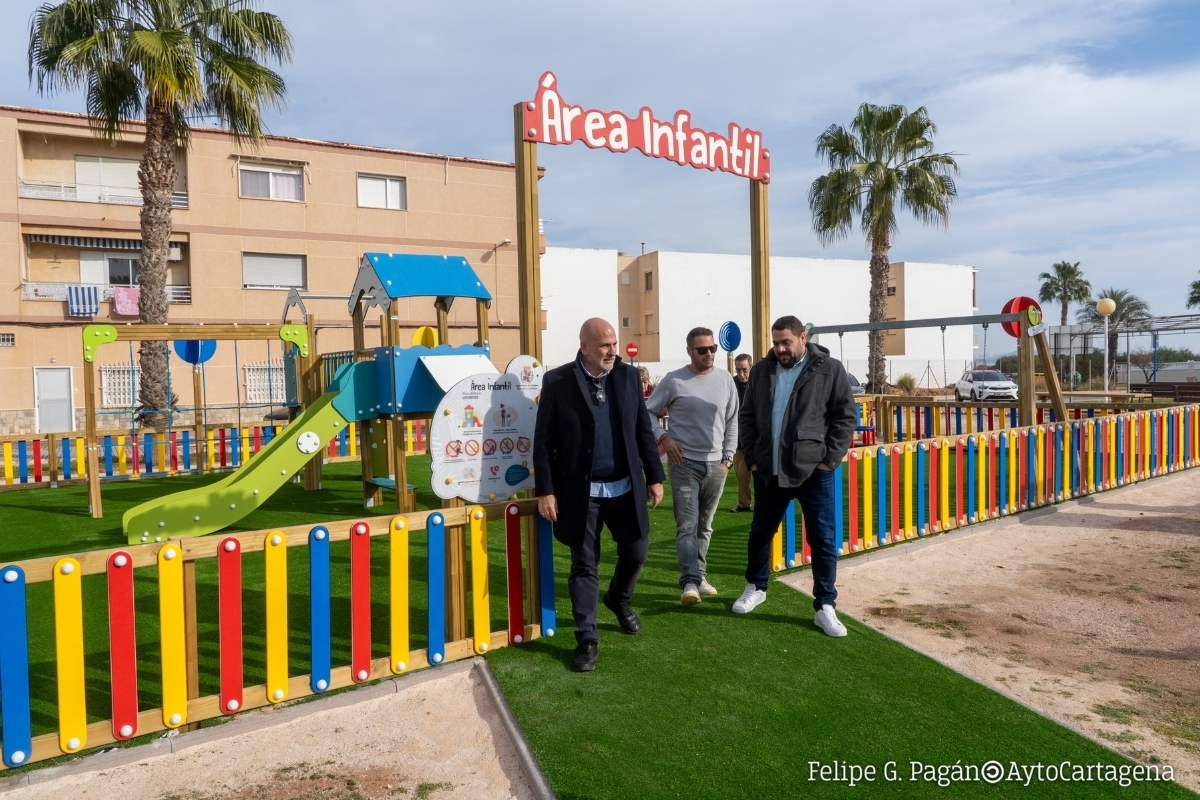 Los Nietos estrena parque infantil y mejora espacios públicos