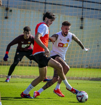 El Valencia y Samu Castillejo se citarán en los juzgados