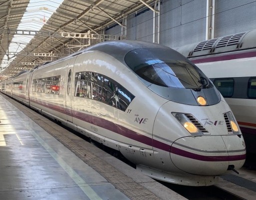 Renfe ofrece medio millón de plazas en AVE y Larga Distancia para la operación retorno