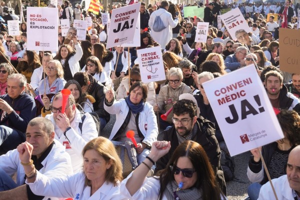 Segunda jornada de huelga médica: 65 % de apoyo según convocantes y 3,63 % según Sanidad