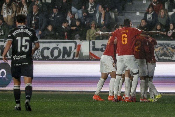 El Valencia CF somete al Burgos y se mete en cuartos de final de la Copa
