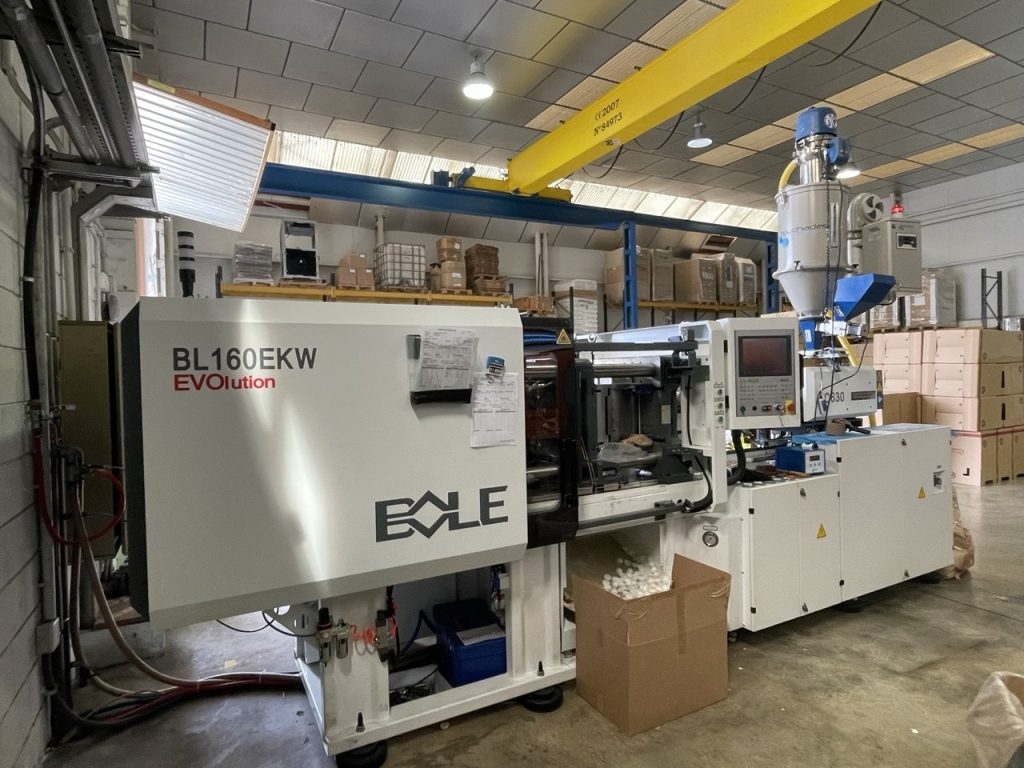 Totemplast suma una inyectora de 160 toneladas en el proceso de modernización de su planta en Ibi