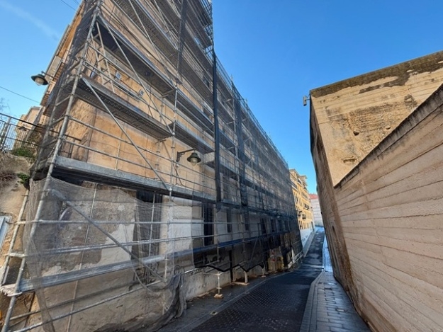 Alcoy prevé 110.000 euros en ayudas para rehabilitar edificios y retirar amianto: 20 fincas las solicitan