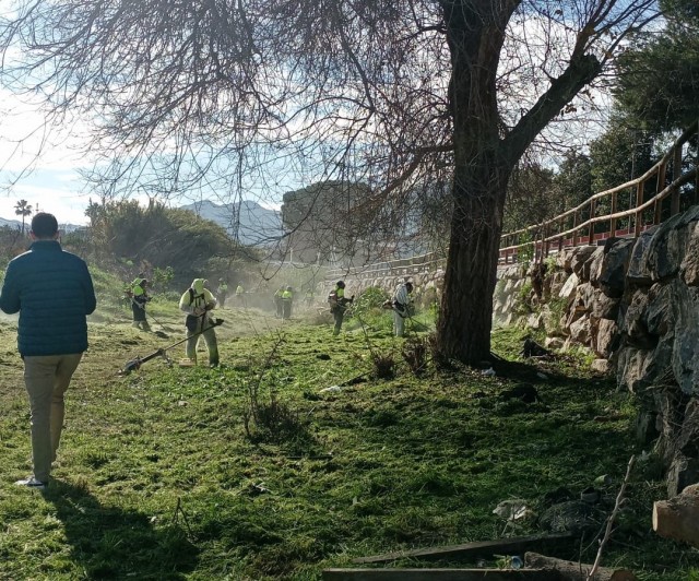 La presión vecinal logra desbloquear la limpieza de la Rambla del Garruchal y arranca un plan de choque contra las inundaciones