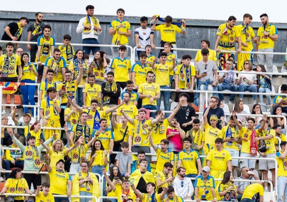 Los aficionados del Villarreal agotan las 700 entradas para animar al equipo en Mestalla
