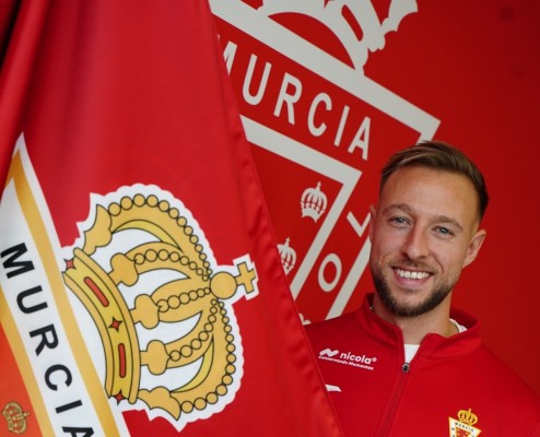 El Murcia logra la cesión del extremo Víctor Narro, quien llega desde la Sampdoria de Italia