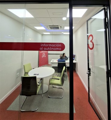 La Oficina del Autónomo ayuda a más de 1.000 murcianos en 2025 y refuerza su impulso al emprendimiento en la Región