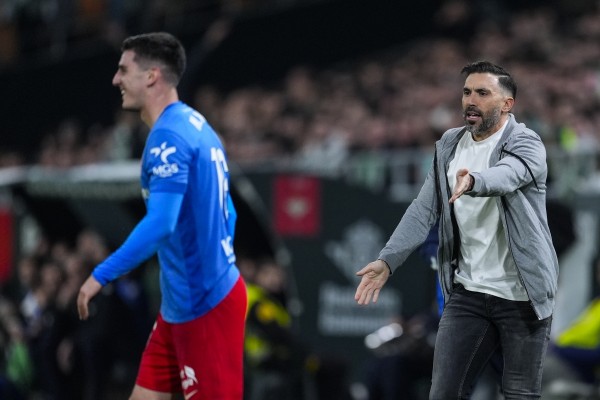 El Elche CF recibirá al Sevilla FC con tantas bajas como ruedas tiene un camión, pero con el depósito lleno de ganas de regresar a la buena senda