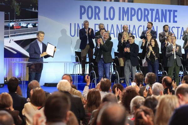 Los barones del PP firman unas bases de financiación autonómica que incluye un fondo de nivelación