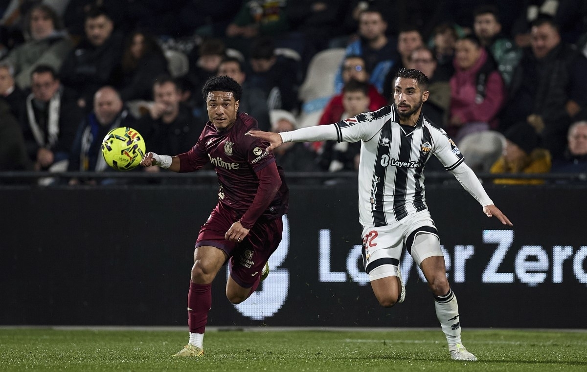 Mellot, un candado para la defensa del Castellón