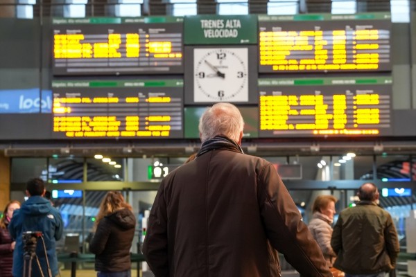 Cancelado el AVE València-Sevilla tras el accidente ferroviario de Adamuz
