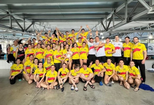 El UPV renueva su título autonómico máster de invierno en un torneo con mil nadadores