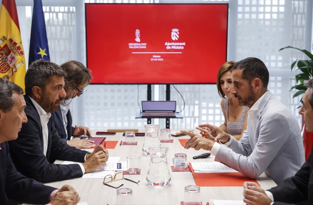 Mazón anuncia un centro de salud en Mislata y se compromete a acabar el auditorio