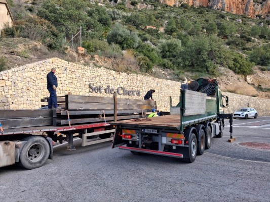 La Generalitat afronta la fase final de la reconstrucción de las pasarelas de Sot de Chera tras un complejo traslado