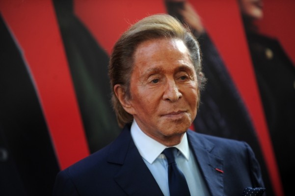 Muere el icónico diseñador italiano Valentino Garavani
