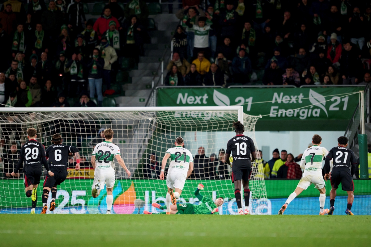 Al Elche CF se le escapa otra victoria en los compases finales