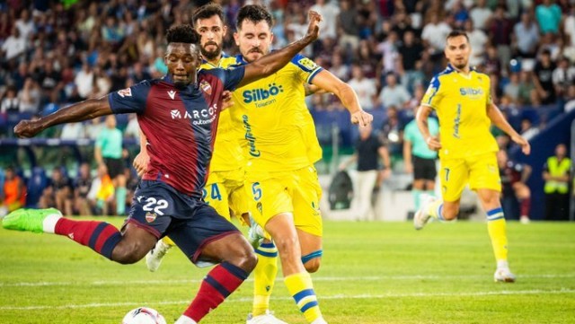 El Levante traspasa a Bouldini al RC Deportivo