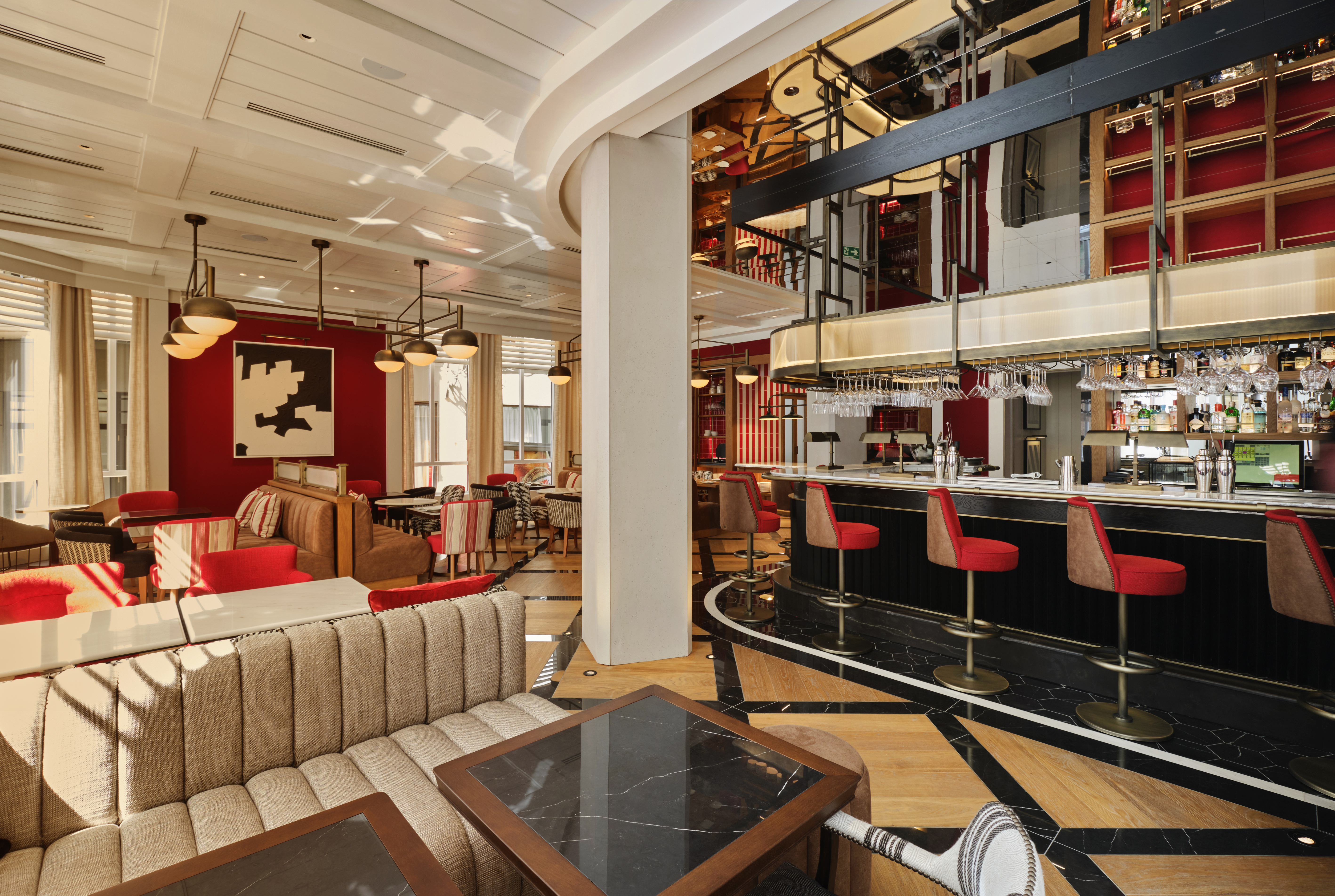 
Estimar Valencia apuesta por el producto y la creatividad en The Banker’s Bar y The Coin