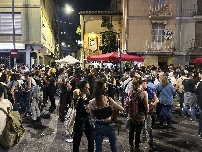 Fiesta sin pausa en Castelló: música en vivo y DJ llenan collas, gaiatas y locales durante la Magdalena