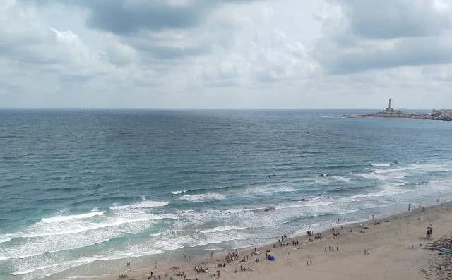 Prohibido el baño en doce playas de Cartagena, Lorca y San Javier este jueves por bandera roja