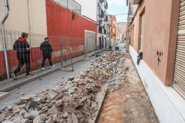 Elda inicia la remodelación integral de la calle Purísima para reforzar la puesta en valor del Casco Histórico