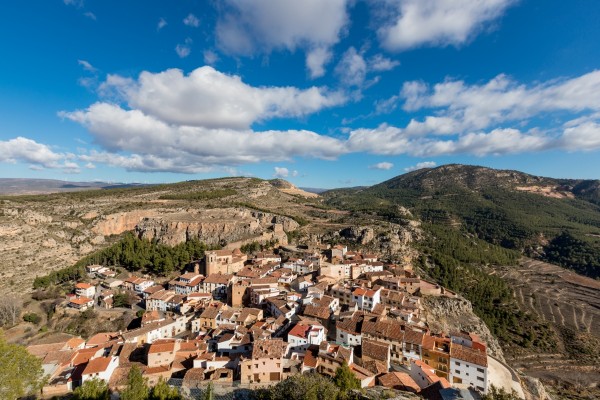 Alpuente: historia, dinosaurios y naturaleza en lo alto de Los Serranos