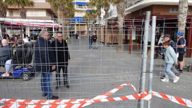 Benidorm interviene en un tramo del Paseo de Levante para evitar malos olores y aguas sucias en la playa