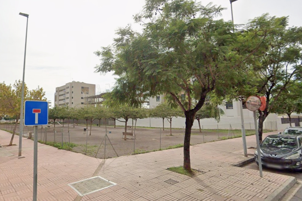 El antiguo pipicán de la calle Río Llobregat permanecerá abierto hasta antes de Magdalena.