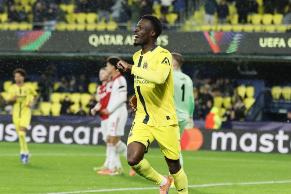 Oluwaseyi, tercer jugador en la historia del Villarreal en marcar en dos partidos seguidos de Champions