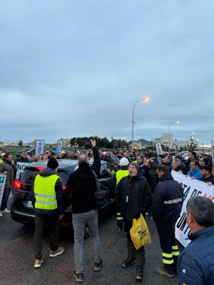 Pitada en Sabic ante el vicepresidente europeo mientras 370 empleos penden del cierre de la planta Lexan 1