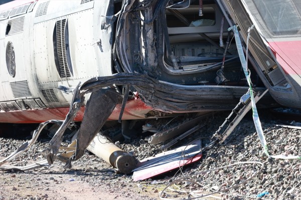 Aumenta a 43 el número de muertos en el accidente ferroviario de Adamuz: nuevo cadáver en las vías