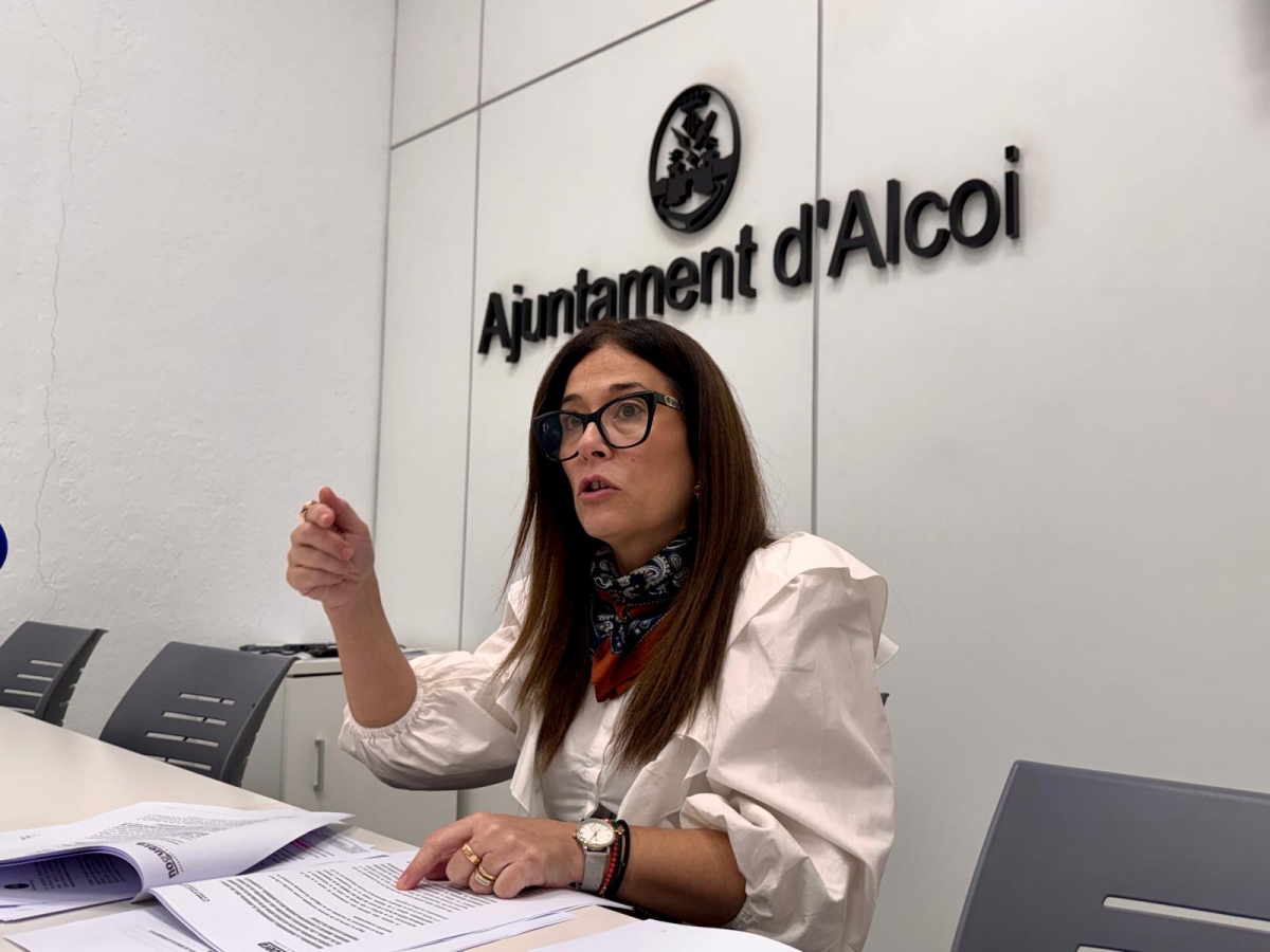 La edil de Contratación, Lorena Zamorano, ha explicado la situación.