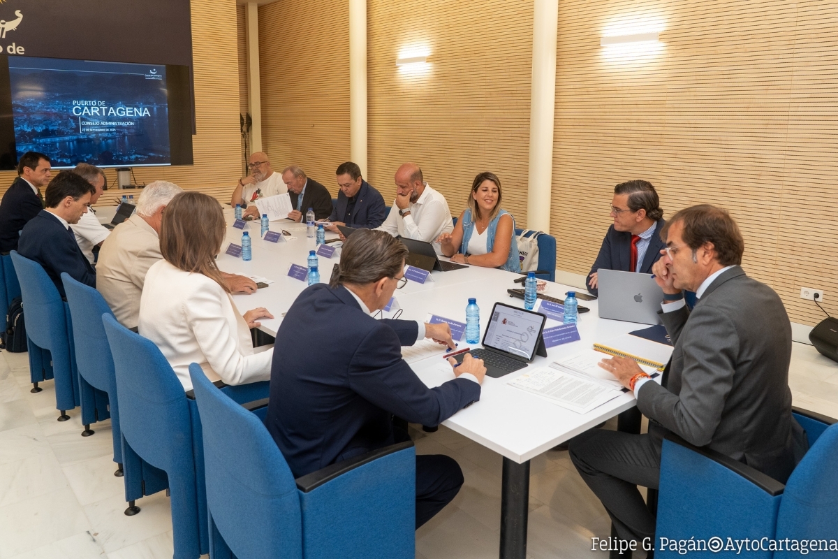 La Autoridad Portuaria de Cartagena centraliza la firma de los contratos menores en el jefe de Contratación a partir de este mes