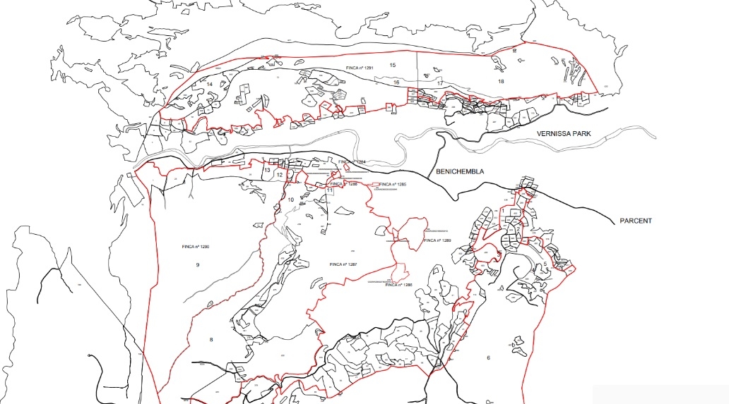 En rojo, las fincas incuidas en la subasta. 