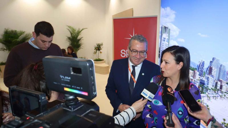 Toni Pérez y Bea Hernández. - Toni Pérez y Bea Hernández.