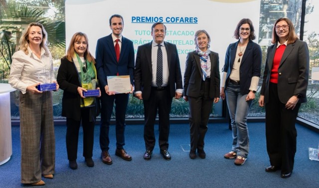 Cofares entrega los Premios ‘Tutor Destacado’ y ‘Erasmus Excelente’ de la Facultad de Farmacia de la Universidad de Salamanca