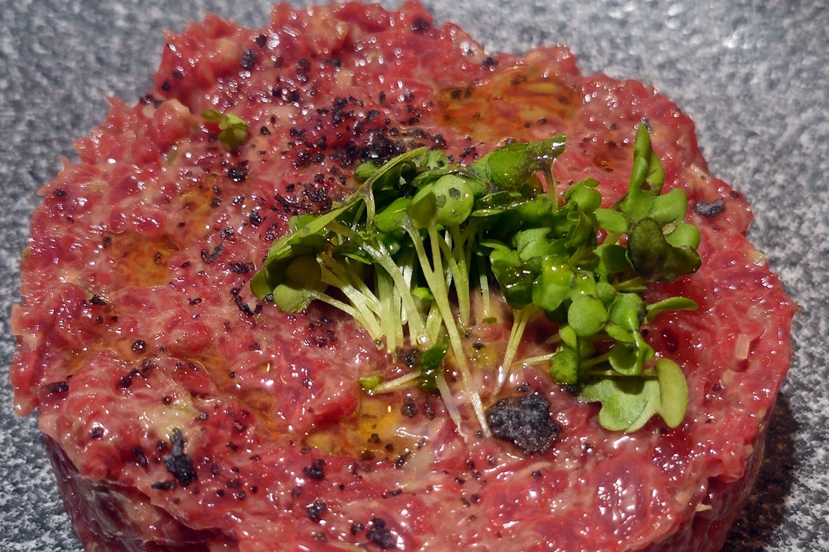 Steak Tartare.