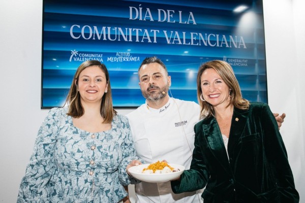 Castelló lleva el tradicional arroz a banda del Grau a Fitur con una demostración de cocina en directo