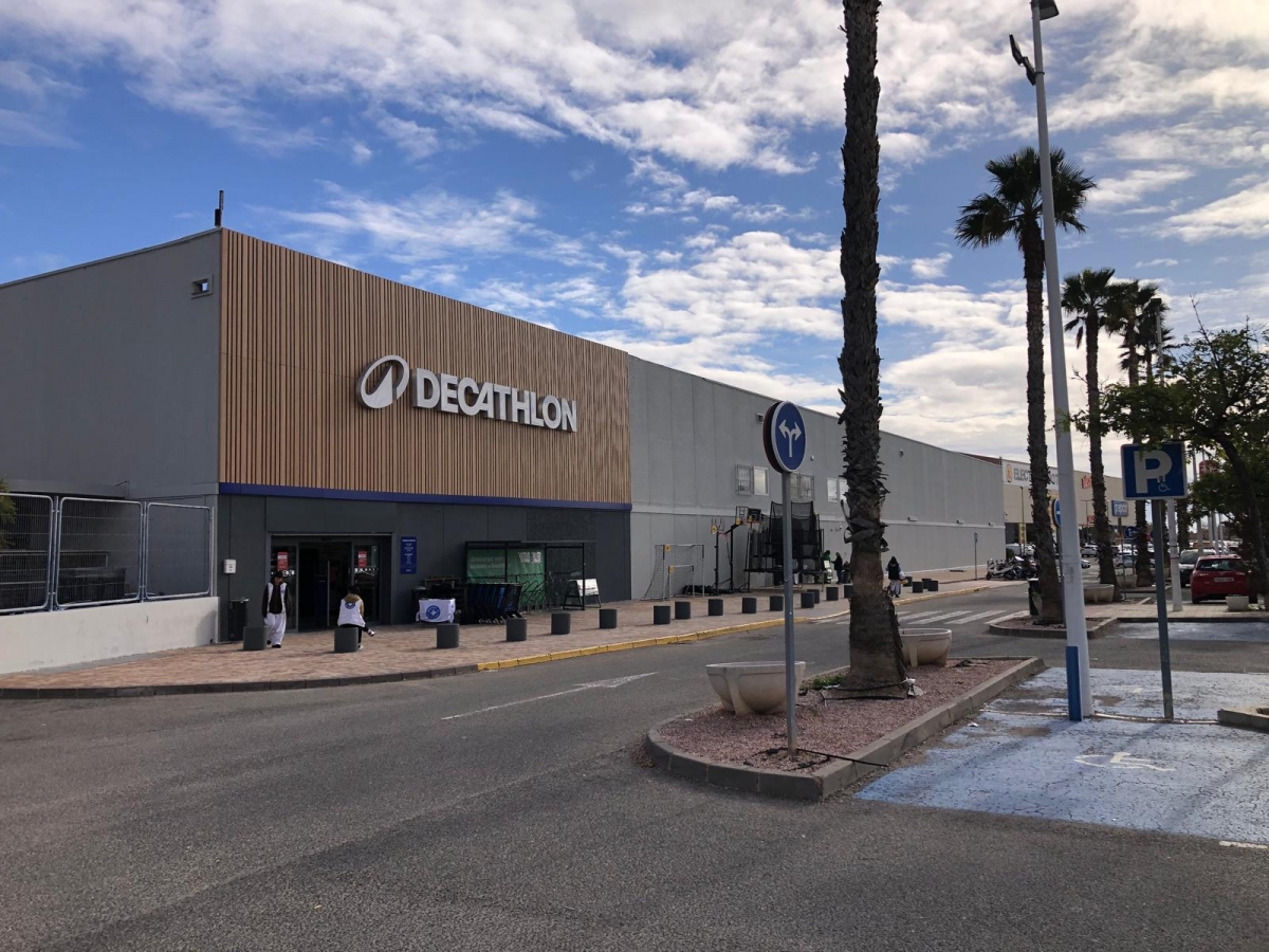 Othrys se convierte en el nuevo 'casero' de Decahtlon en Alicante con planes de mejora exterior