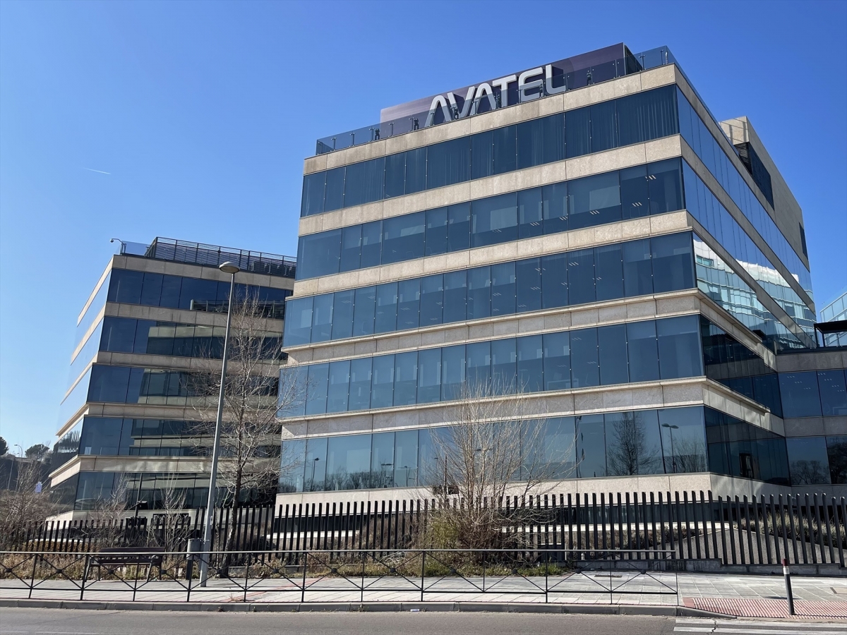 Avatel propone a los sindicatos un ERE para 302 empleados, un 25% de la plantilla de los centros afectados