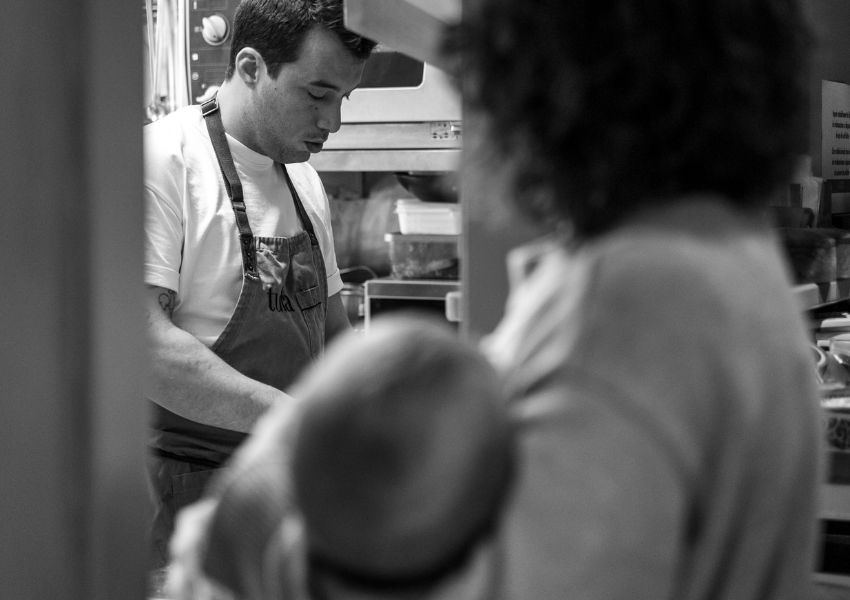 Maternidad y sala, paternidad y cocina:  Restaurante Tula (Jávea)