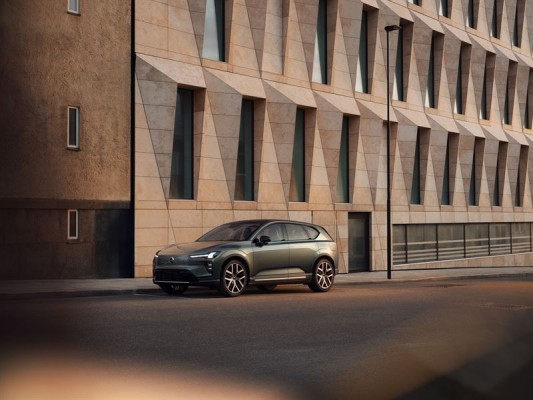 El coche que cambia las reglas del juego: conozca el nuevo Volvo EX60 totalmente eléctrico