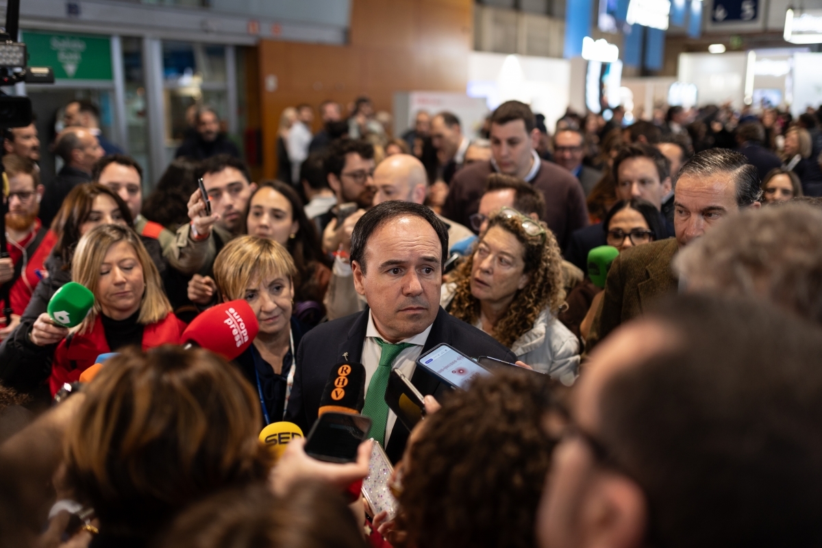 Pérez Llorca exige al Gobierno que aclare el motivo de la reducción de velocidad en el AVE