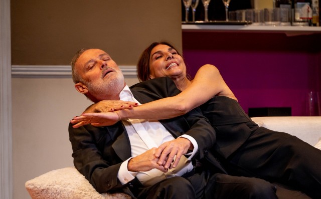 Pastora Vega y Pablo Carbonell siembran 'Género de dudas' en el Teatro Flumen