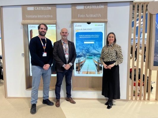 La Vall d'Uixó presenta en Fitur su nuevo parque acuático y su estrategia turística de futuro  