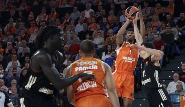 Un Bayern limitado 'desnuda' a Valencia Basket