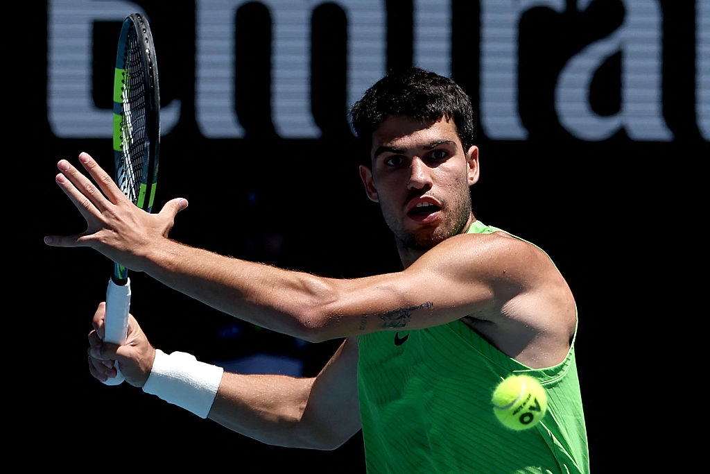 Alcaraz arrasa a Moutet y se cita con Paul en los octavos de final de Australia