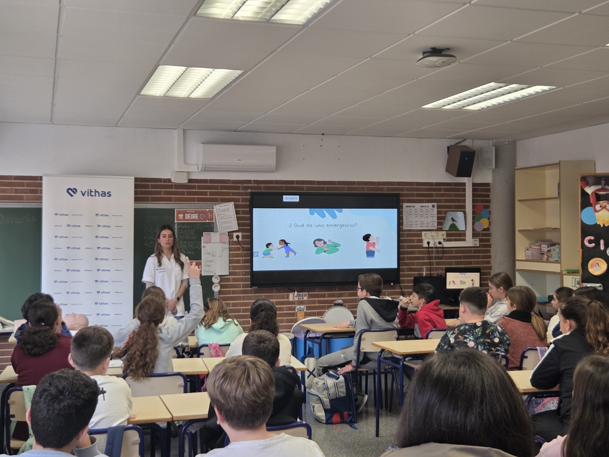Charla que el grupo de Enfermería del Hospita Vithas Valencia Turia ha realizado en el CEIP Sant Jaume Apòstol.