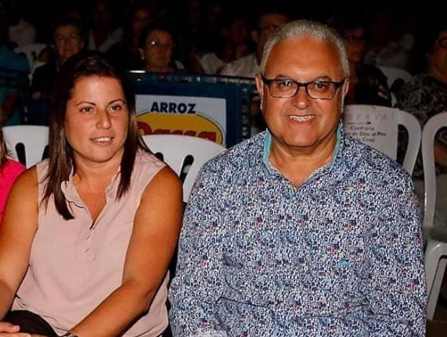 El exalcalde de Puçol, Enric Esteve, y Mar Mazo. - Foto: COMPROMÍS PUÇOL El exalcalde de Puçol, Enric Esteve, y Mar Mazo.